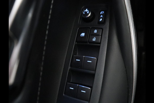 Toyota Corolla Touring Sports 1.8 Hybrid Dynamic | Half Leder | Camera | Stoelverwarming | Carplay | Climate control | Bluetooth | DAB | Adaptive cruise |