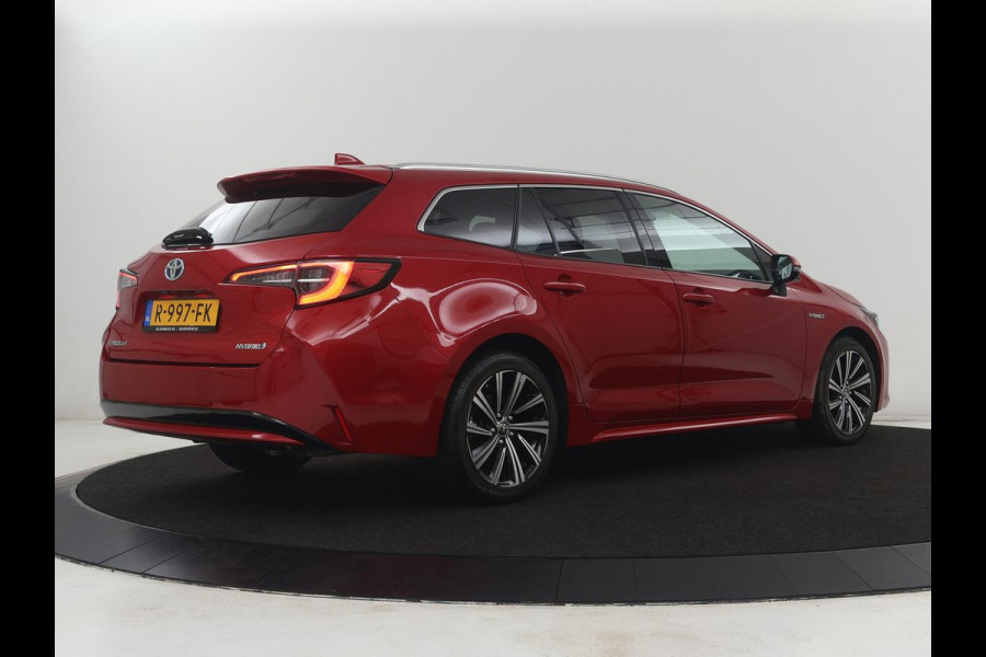 Toyota Corolla Touring Sports 1.8 Hybrid Dynamic | Half Leder | Camera | Stoelverwarming | Carplay | Climate control | Bluetooth | DAB | Adaptive cruise |