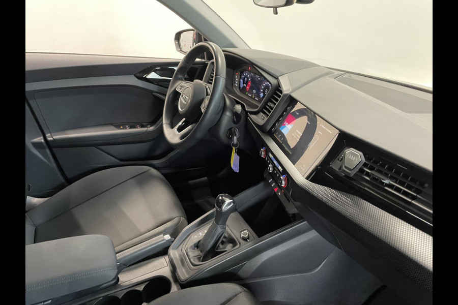 Audi A1 Sportback 1.0 TFSI Sportback Automaat Navigatie Apple Carplay/Android Auto Parkeersensoren Cruise Control Climate Control Lichtmetalen velgen
