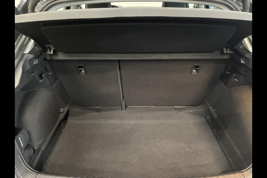 Audi A1 Sportback 1.0 TFSI Sportback Automaat Navigatie Apple Carplay/Android Auto Parkeersensoren Cruise Control Climate Control Lichtmetalen velgen