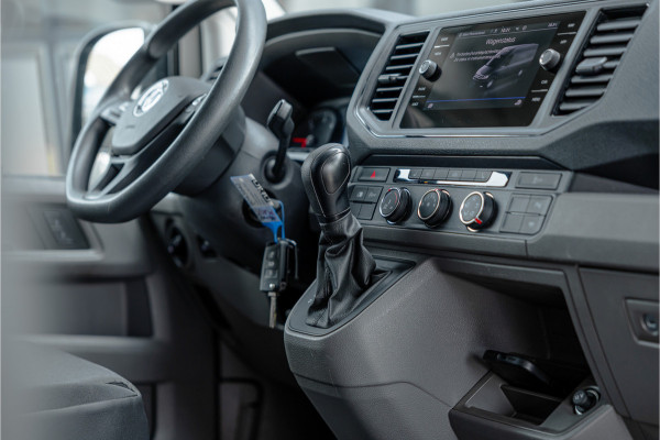 Volkswagen Crafter 2.0 TDI 177 PK L3H3 DSG | CarPlay | Camera | Standkachel | MF Stuur | Dealer onderhouden | Cruise control | DAB