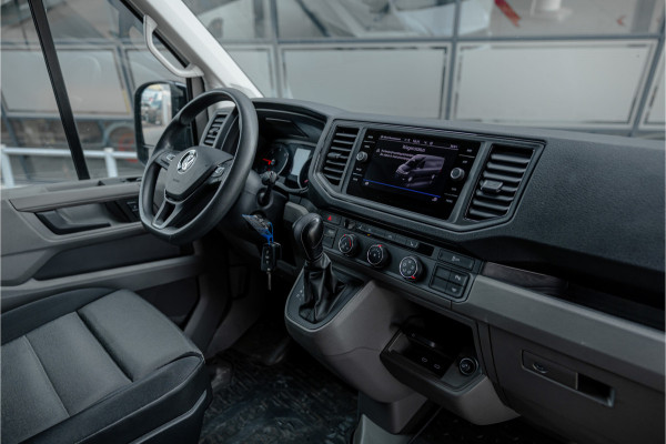 Volkswagen Crafter 2.0 TDI 177 PK L3H3 DSG | CarPlay | Camera | Standkachel | MF Stuur | Dealer onderhouden | Cruise control | DAB