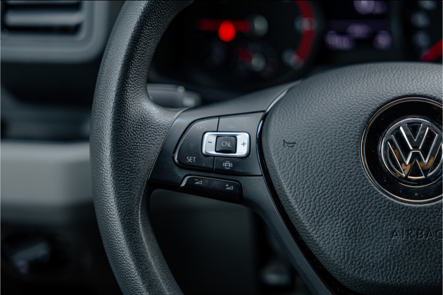 Volkswagen Crafter 2.0 TDI 177 PK L3H3 DSG | CarPlay | Camera | Standkachel | MF Stuur | Dealer onderhouden | Cruise control | DAB