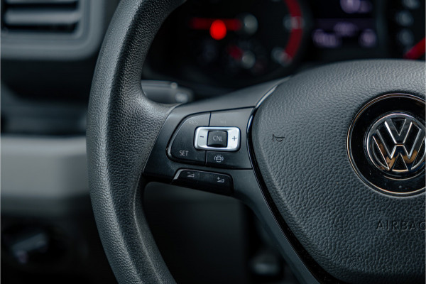 Volkswagen Crafter 2.0 TDI 177 PK L3H3 DSG | CarPlay | Camera | Standkachel | MF Stuur | Dealer onderhouden | Cruise control | DAB