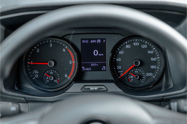 Volkswagen Crafter 2.0 TDI 177 PK L3H3 DSG | CarPlay | Camera | Standkachel | MF Stuur | Dealer onderhouden | Cruise control | DAB