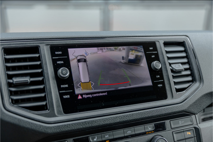 Volkswagen Crafter 2.0 TDI 177 PK L3H3 DSG | CarPlay | Camera | Standkachel | MF Stuur | Dealer onderhouden | Cruise control | DAB