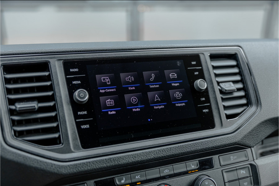 Volkswagen Crafter 2.0 TDI 177 PK L3H3 DSG | CarPlay | Camera | Standkachel | MF Stuur | Dealer onderhouden | Cruise control | DAB