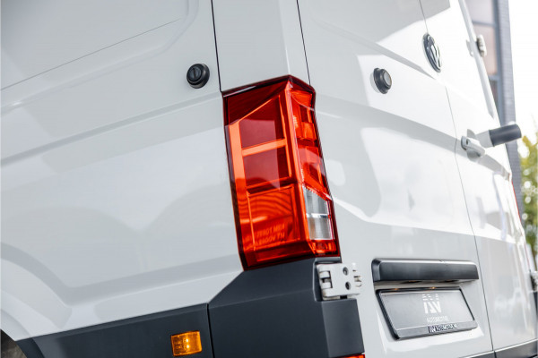 Volkswagen Crafter 2.0 TDI 177 PK L3H3 DSG | CarPlay | Camera | Standkachel | MF Stuur | Dealer onderhouden | Cruise control | DAB