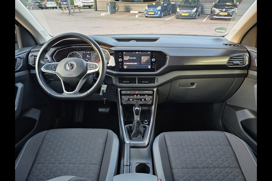 Volkswagen T-Cross 1.0 TSI Style | Automaat | LED | Trekhaak | Stoelverwarming | Camera | PDC | App-connect | All-seasons |