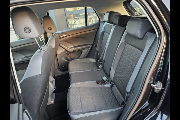Volkswagen T-Cross 1.0 TSI Style | Automaat | LED | Trekhaak | Stoelverwarming | Camera | PDC | App-connect | All-seasons |