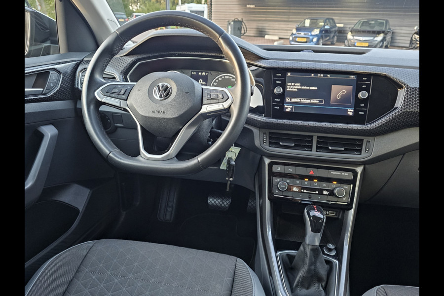 Volkswagen T-Cross 1.0 TSI Style | Automaat | LED | Trekhaak | Stoelverwarming | Camera | PDC | App-connect | All-seasons |