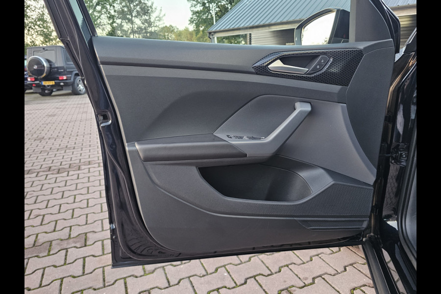 Volkswagen T-Cross 1.0 TSI Style | Automaat | LED | Trekhaak | Stoelverwarming | Camera | PDC | App-connect | All-seasons |