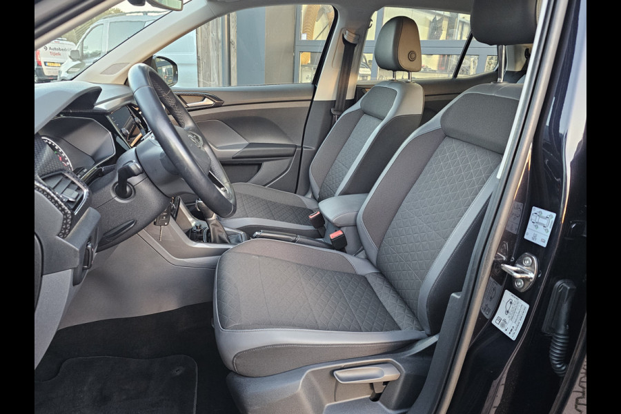 Volkswagen T-Cross 1.0 TSI Style | Automaat | LED | Trekhaak | Stoelverwarming | Camera | PDC | App-connect | All-seasons |