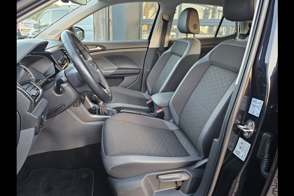 Volkswagen T-Cross 1.0 TSI Style | Automaat | LED | Trekhaak | Stoelverwarming | Camera | PDC | App-connect | All-seasons |