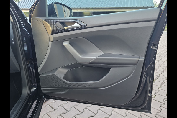 Volkswagen T-Cross 1.0 TSI Style | Automaat | LED | Trekhaak | Stoelverwarming | Camera | PDC | App-connect | All-seasons |