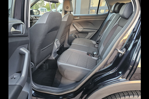 Volkswagen T-Cross 1.0 TSI Style | Automaat | LED | Trekhaak | Stoelverwarming | Camera | PDC | App-connect | All-seasons |