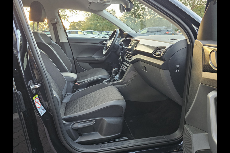 Volkswagen T-Cross 1.0 TSI Style | Automaat | LED | Trekhaak | Stoelverwarming | Camera | PDC | App-connect | All-seasons |