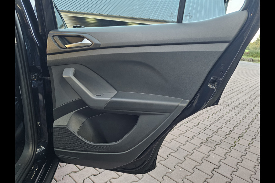 Volkswagen T-Cross 1.0 TSI Style | Automaat | LED | Trekhaak | Stoelverwarming | Camera | PDC | App-connect | All-seasons |