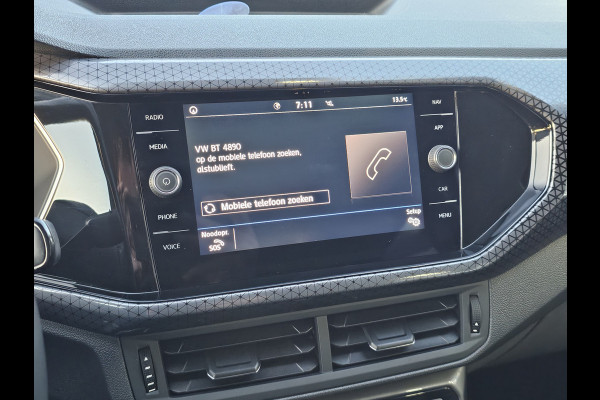 Volkswagen T-Cross 1.0 TSI Style | Automaat | LED | Trekhaak | Stoelverwarming | Camera | PDC | App-connect | All-seasons |