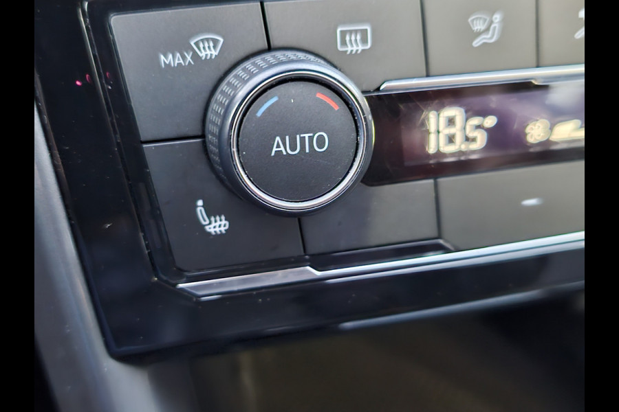 Volkswagen T-Cross 1.0 TSI Style | Automaat | LED | Trekhaak | Stoelverwarming | Camera | PDC | App-connect | All-seasons |