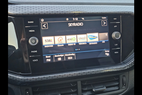 Volkswagen T-Cross 1.0 TSI Style | Automaat | LED | Trekhaak | Stoelverwarming | Camera | PDC | App-connect | All-seasons |