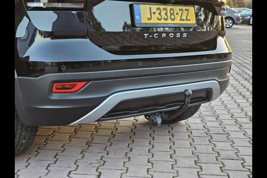 Volkswagen T-Cross 1.0 TSI Style | Automaat | LED | Trekhaak | Stoelverwarming | Camera | PDC | App-connect | All-seasons |