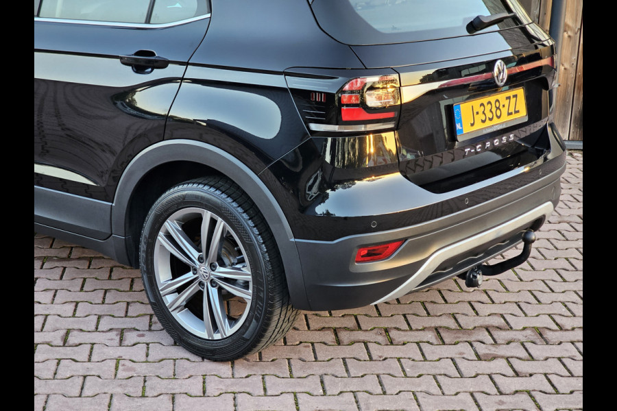 Volkswagen T-Cross 1.0 TSI Style | Automaat | LED | Trekhaak | Stoelverwarming | Camera | PDC | App-connect | All-seasons |