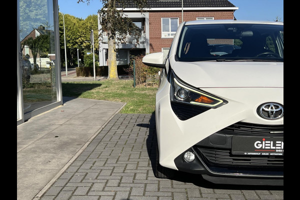 Toyota Aygo 1.0 VVT-i X-joy | Apple CarPlay/Android Auto, Airco, Lichtmetalen velgen, Safety Sense, Mistlampen