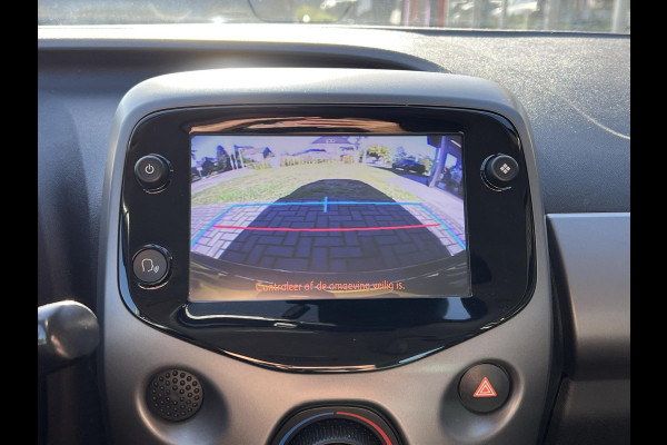 Toyota Aygo 1.0 VVT-i X-joy | Apple CarPlay/Android Auto, Airco, Lichtmetalen velgen, Safety Sense, Mistlampen