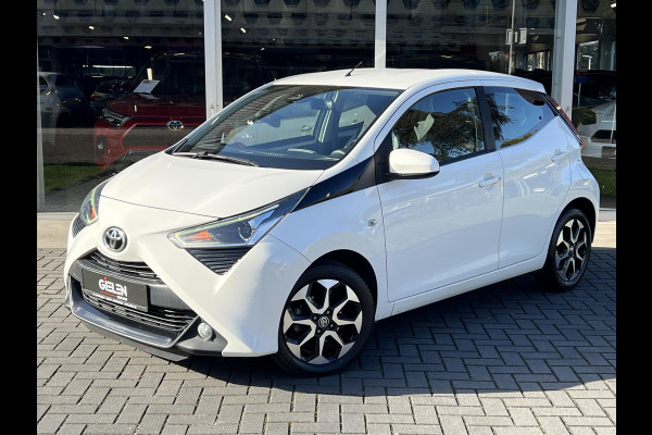 Toyota Aygo 1.0 VVT-i X-joy | Apple CarPlay/Android Auto, Airco, Lichtmetalen velgen, Safety Sense, Mistlampen