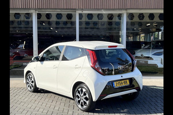 Toyota Aygo 1.0 VVT-i X-joy | Apple CarPlay/Android Auto, Airco, Lichtmetalen velgen, Safety Sense, Mistlampen