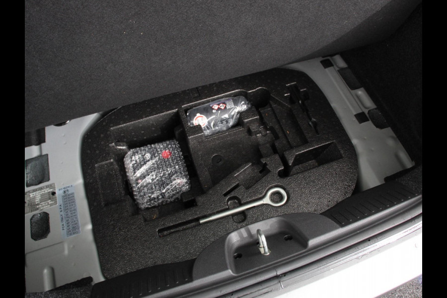 Fiat 500 1.0 Hybrid Lounge Plus Cruise control Panorama dak Parkeersensor achter Climate control Apple carplay / Andriod auto