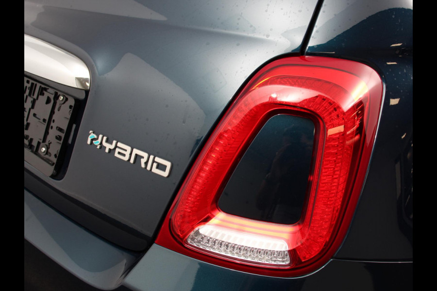 Fiat 500C 1.0 Hybrid Dolcevita Airco Cruise control Lichtmetalen velgen Apple Carplay/ Android Auto Navigatie Parkeersensor achter