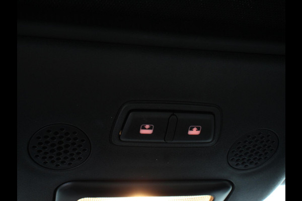 Fiat 500C 1.0 Hybrid Dolcevita Airco Cruise control Lichtmetalen velgen Apple Carplay/ Android Auto Navigatie Parkeersensor achter