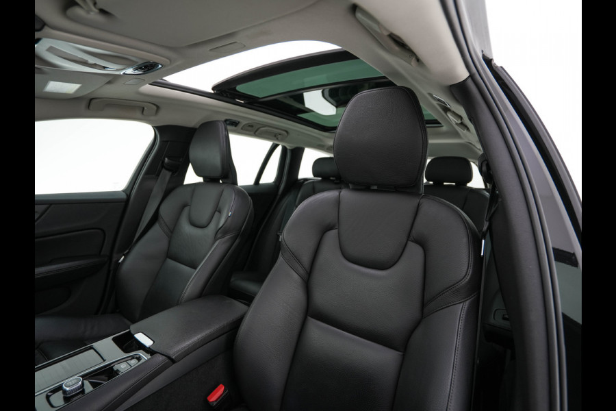 Volvo V60 2.0 T6 Recharge AWD Inscription (Plug-in) (INCL-BTW) Aut. *PANO | LEATHER | FULL-LED | MEMORY-PACK | KEYLESS | DIGI-COCKPIT | NAVI-FULLMAP | HEATED-SPORTSEATS | ECC | CRUISE | DAB | TOWBAR | 19''ALU*