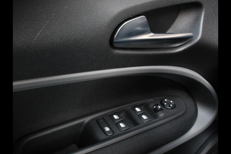 Jeep Avenger Longitude 54 kWh Automaat Navigatie Apple Carplay/ Android Auto Parkeersensor achter Cruise Control Stoelverwarming Full LED Virtual Cockpit Climate Control
