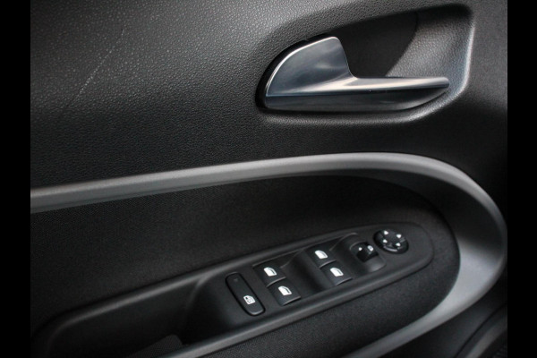 Jeep Avenger Longitude 54 kWh Automaat Navigatie Apple Carplay/ Android Auto Parkeersensor achter Cruise Control Stoelverwarming Full LED Virtual Cockpit Climate Control