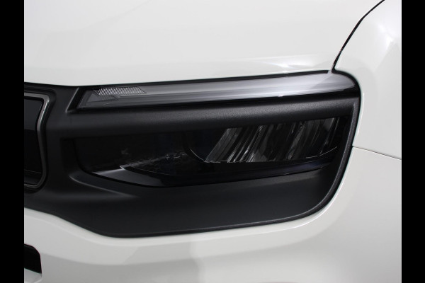 Jeep Avenger Longitude 54 kWh Automaat Navigatie Apple Carplay/ Android Auto Parkeersensor achter Cruise Control Stoelverwarming Full LED Virtual Cockpit Climate Control