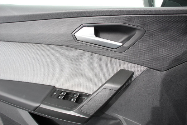 Seat Leon Sportstourer 1.5 eTSI 150pk Automaat Style Navigatie Apple Carplay/Android Auto Adaptive Cruise control Led Lichtmetalen velgen