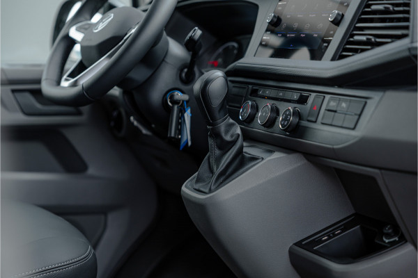 Volkswagen Transporter T6.1 2.0 TDI 150 PK L2H1 DSG DC | Dubbel cabine | 6-Zitter | Bi-Xenon | Camera | CarPlay | MF Stuur | Nieuw | BPM Vrij | DAB | Trekhaak | Cruise control