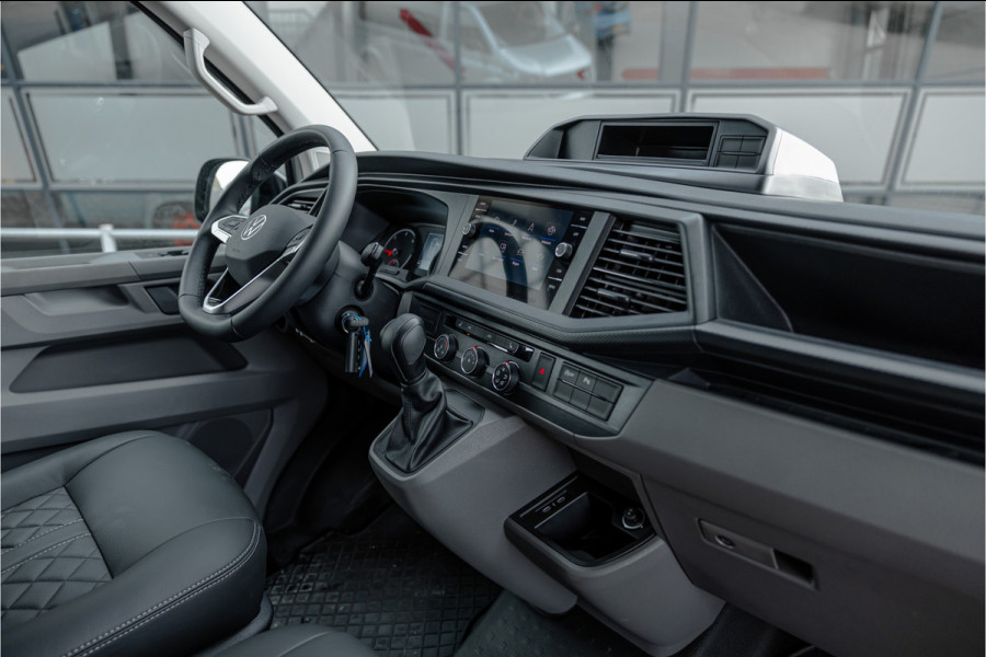 Volkswagen Transporter T6.1 2.0 TDI 150 PK L2H1 DSG DC | Dubbel cabine | 6-Zitter | Bi-Xenon | Camera | CarPlay | MF Stuur | Nieuw | BPM Vrij | DAB | Trekhaak | Cruise control