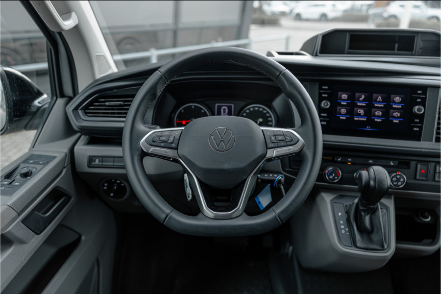 Volkswagen Transporter T6.1 2.0 TDI 150 PK L2H1 DSG DC | Dubbel cabine | 6-Zitter | Bi-Xenon | Camera | CarPlay | MF Stuur | Nieuw | BPM Vrij | DAB | Trekhaak | Cruise control