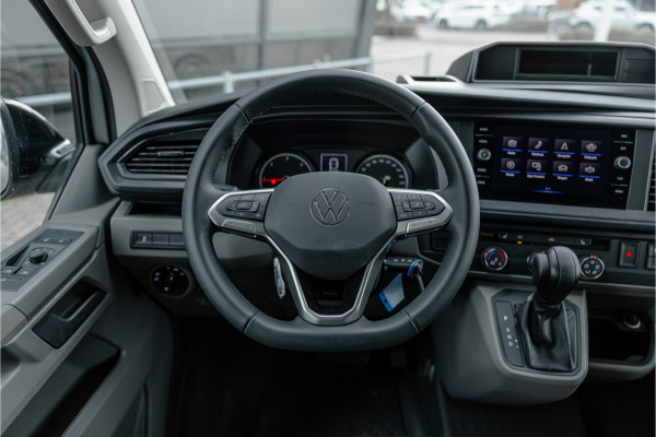 Volkswagen Transporter T6.1 2.0 TDI 150 PK L2H1 DSG DC | Dubbel cabine | 6-Zitter | Bi-Xenon | Camera | CarPlay | MF Stuur | Nieuw | BPM Vrij | DAB | Trekhaak | Cruise control