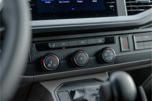 Volkswagen Transporter T6.1 2.0 TDI 150 PK L2H1 DSG DC | Dubbel cabine | 6-Zitter | Bi-Xenon | Camera | CarPlay | MF Stuur | Nieuw | BPM Vrij | DAB | Trekhaak | Cruise control