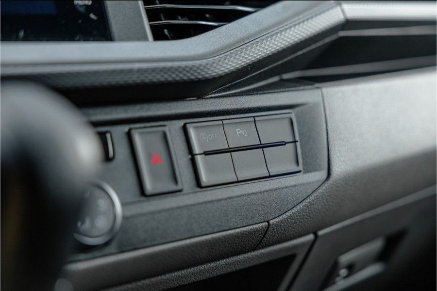 Volkswagen Transporter T6.1 2.0 TDI 150 PK L2H1 DSG DC | Dubbel cabine | 6-Zitter | Bi-Xenon | Camera | CarPlay | MF Stuur | Nieuw | BPM Vrij | DAB | Trekhaak | Cruise control