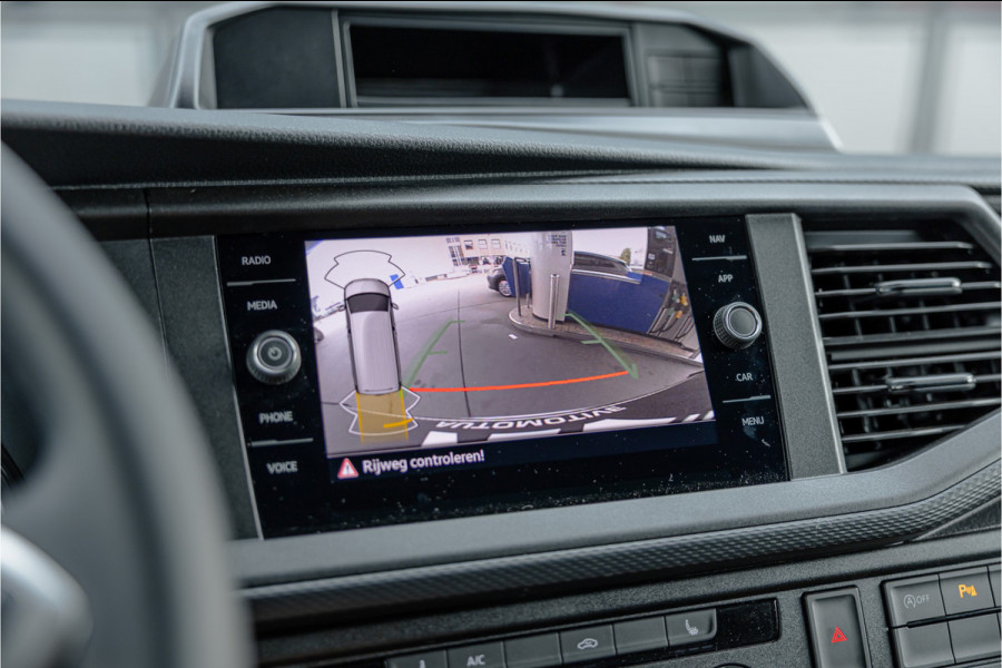 Volkswagen Transporter T6.1 2.0 TDI 150 PK L2H1 DSG DC | Dubbel cabine | 6-Zitter | Bi-Xenon | Camera | CarPlay | MF Stuur | Nieuw | BPM Vrij | DAB | Trekhaak | Cruise control
