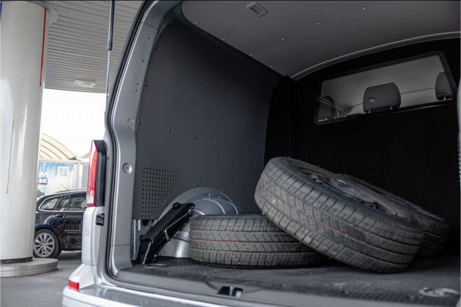 Volkswagen Transporter T6.1 2.0 TDI 150 PK L2H1 DSG DC | Dubbel cabine | 6-Zitter | Bi-Xenon | Camera | CarPlay | MF Stuur | Nieuw | BPM Vrij | DAB | Trekhaak | Cruise control