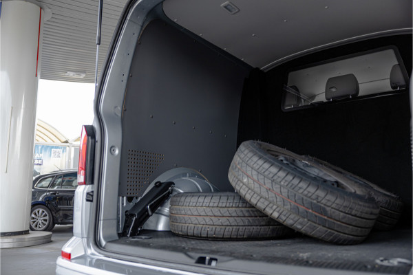 Volkswagen Transporter T6.1 2.0 TDI 150 PK L2H1 DSG DC | Dubbel cabine | 6-Zitter | Bi-Xenon | Camera | CarPlay | MF Stuur | Nieuw | BPM Vrij | DAB | Trekhaak | Cruise control
