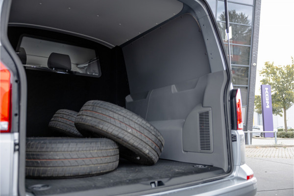 Volkswagen Transporter T6.1 2.0 TDI 150 PK L2H1 DSG DC | Dubbel cabine | 6-Zitter | Bi-Xenon | Camera | CarPlay | MF Stuur | Nieuw | BPM Vrij | DAB | Trekhaak | Cruise control