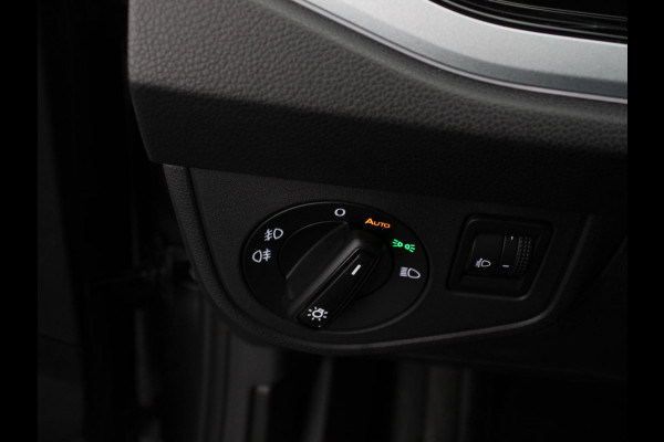 Volkswagen Polo 1.0 TSI Goal Automaat Navigatie Apple Carplay/Android Auto Parkeersensoren Adaptive Cruise Control Stoelverwarming Matrix LED koplampen Climate Control